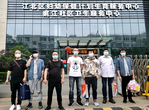 在醫(yī)院進(jìn)行疫苗接種的寧波海運(yùn)船員。朱文達(dá)攝_副本_副本.jpg
